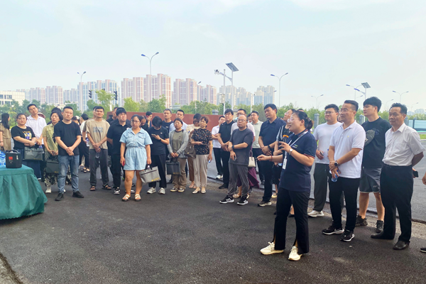 熱烈歡迎正定縣70人參觀團(tuán)到訪康譽(yù)醫(yī)療開展學(xué)習(xí)交流活動(dòng)